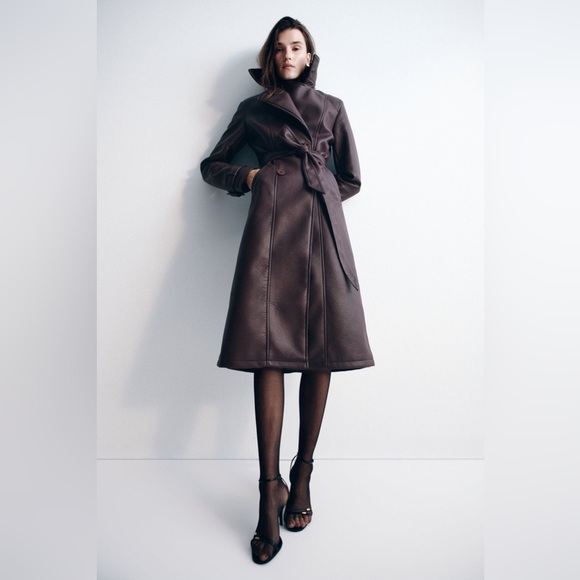 Meshki Brown Trench Coat with Belted Waist and Wide Lapels Tarah
Faux Leather - Picture 1 of 10